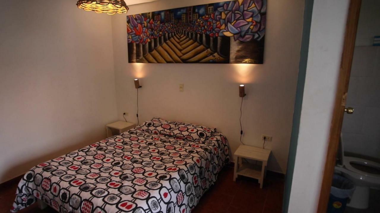 צ'ולולה Hostal El Cascabel מראה חיצוני תמונה